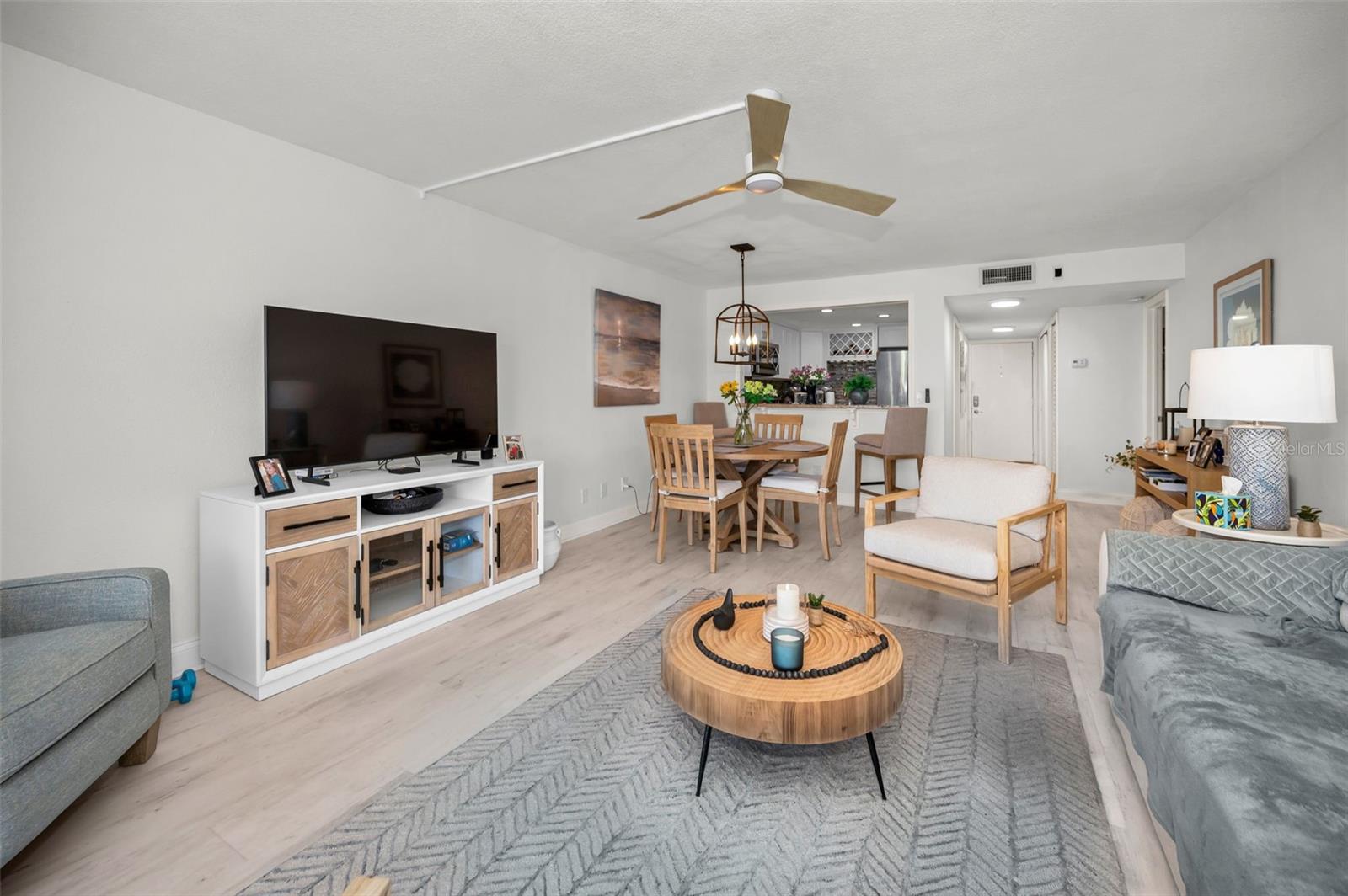 Image 14 of 75 For 7420 Bay Island Drive 374