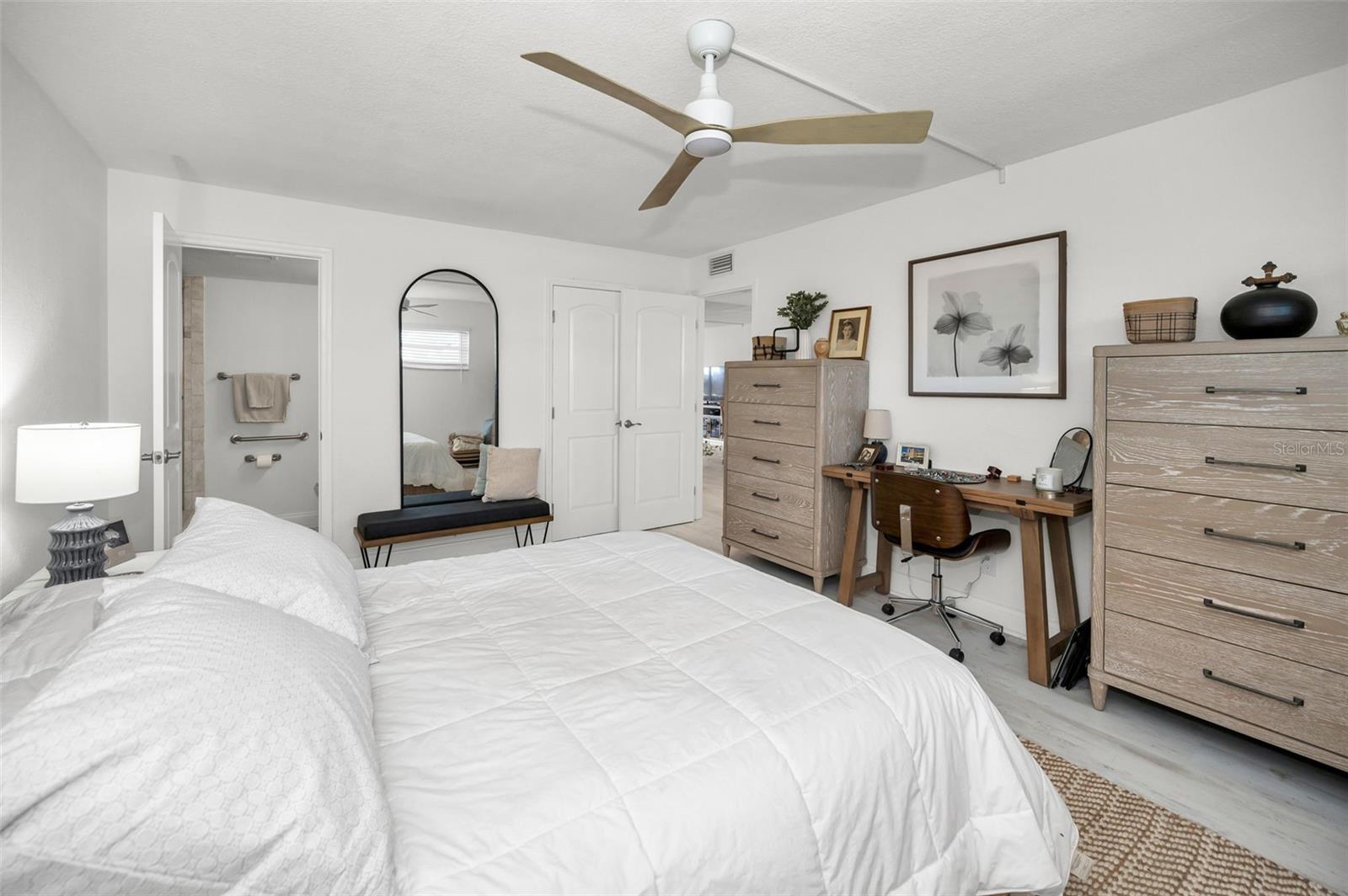 Image 27 of 75 For 7420 Bay Island Drive 374