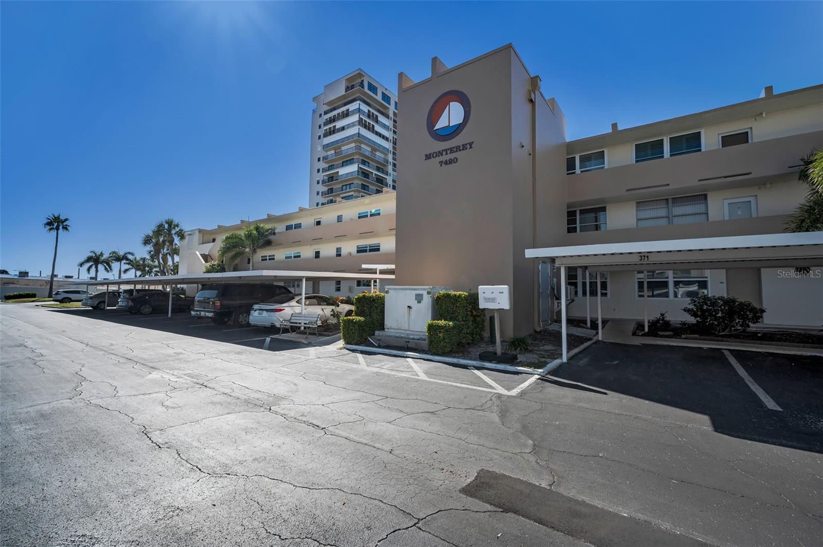 Image 34 of 75 For 7420 Bay Island Drive 374