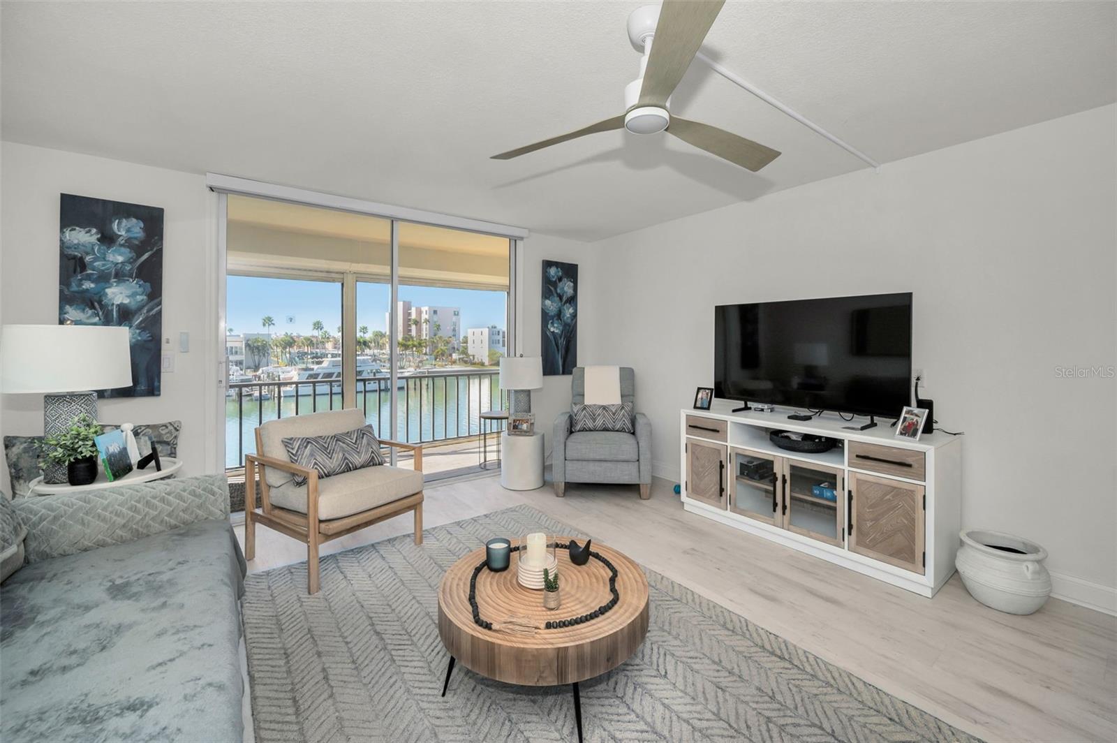 Image 8 of 75 For 7420 Bay Island Drive 374