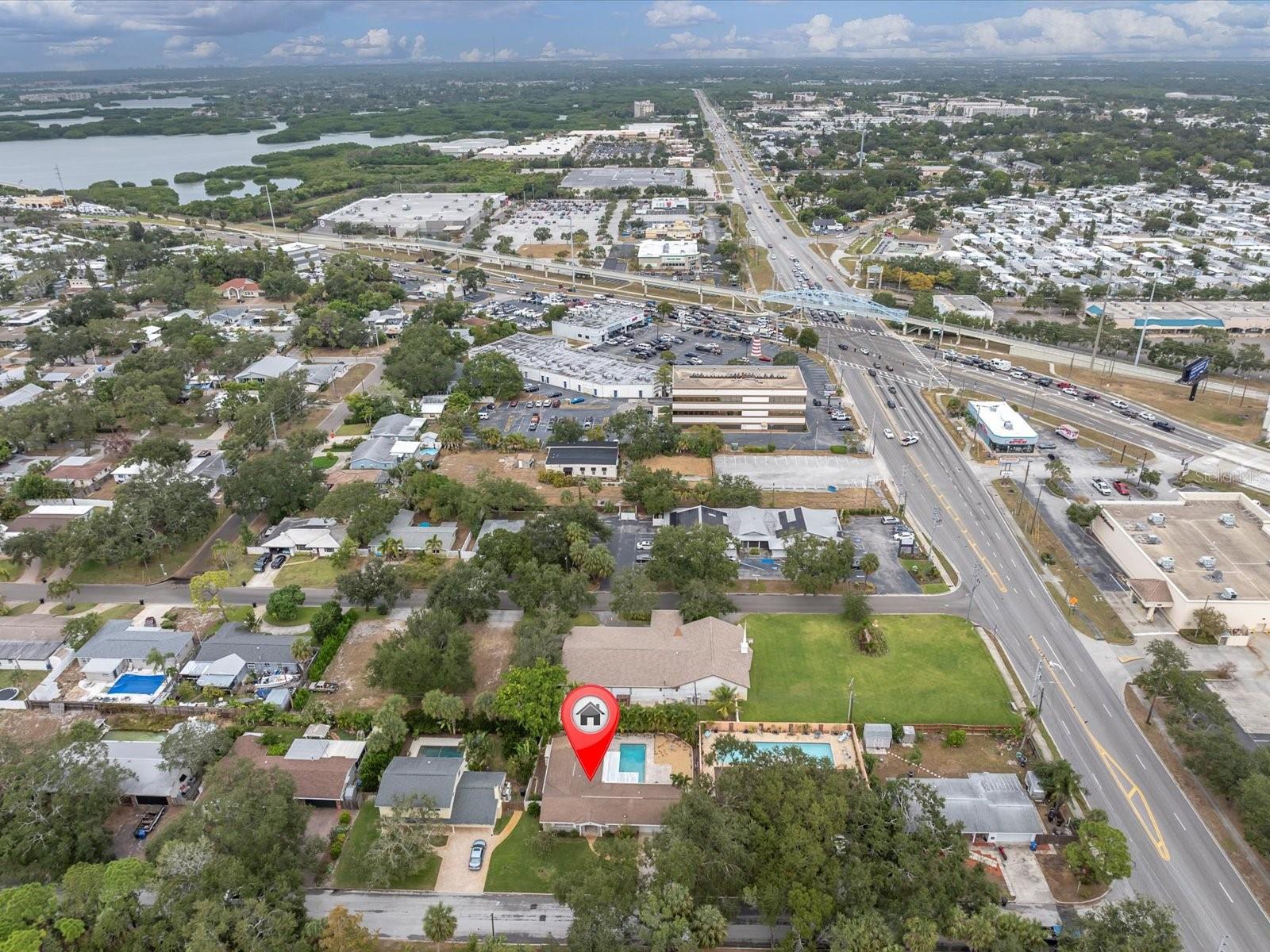 Listing photo id 27 for 8235 39th Avenue N