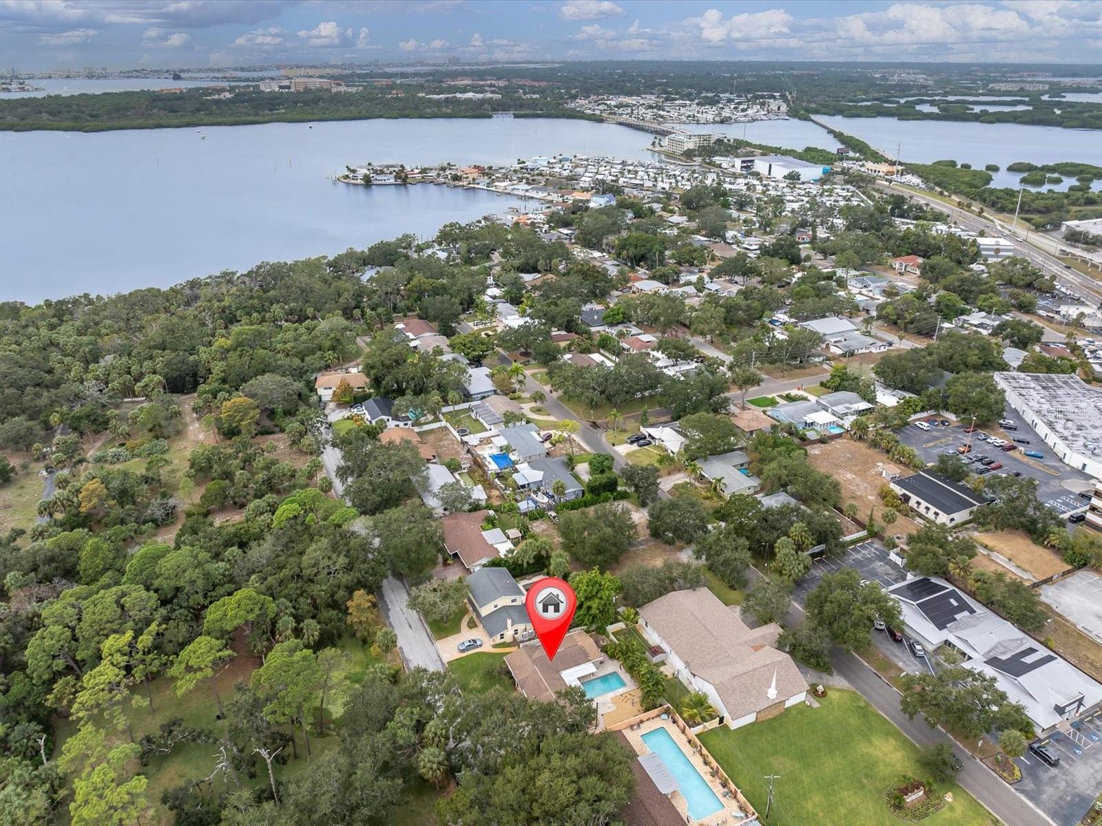 Listing photo id 28 for 8235 39th Avenue N