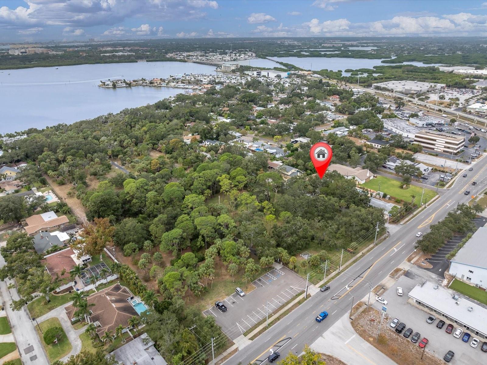 Listing photo id 30 for 8235 39th Avenue N