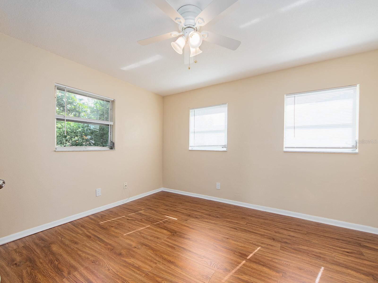 Image 15 of 30 For 9157 140th Way