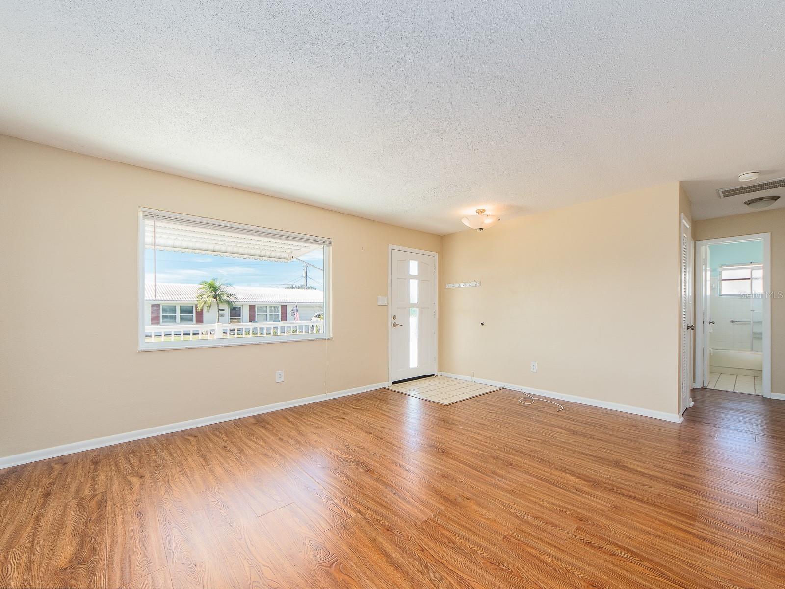 Image 4 of 30 For 9157 140th Way