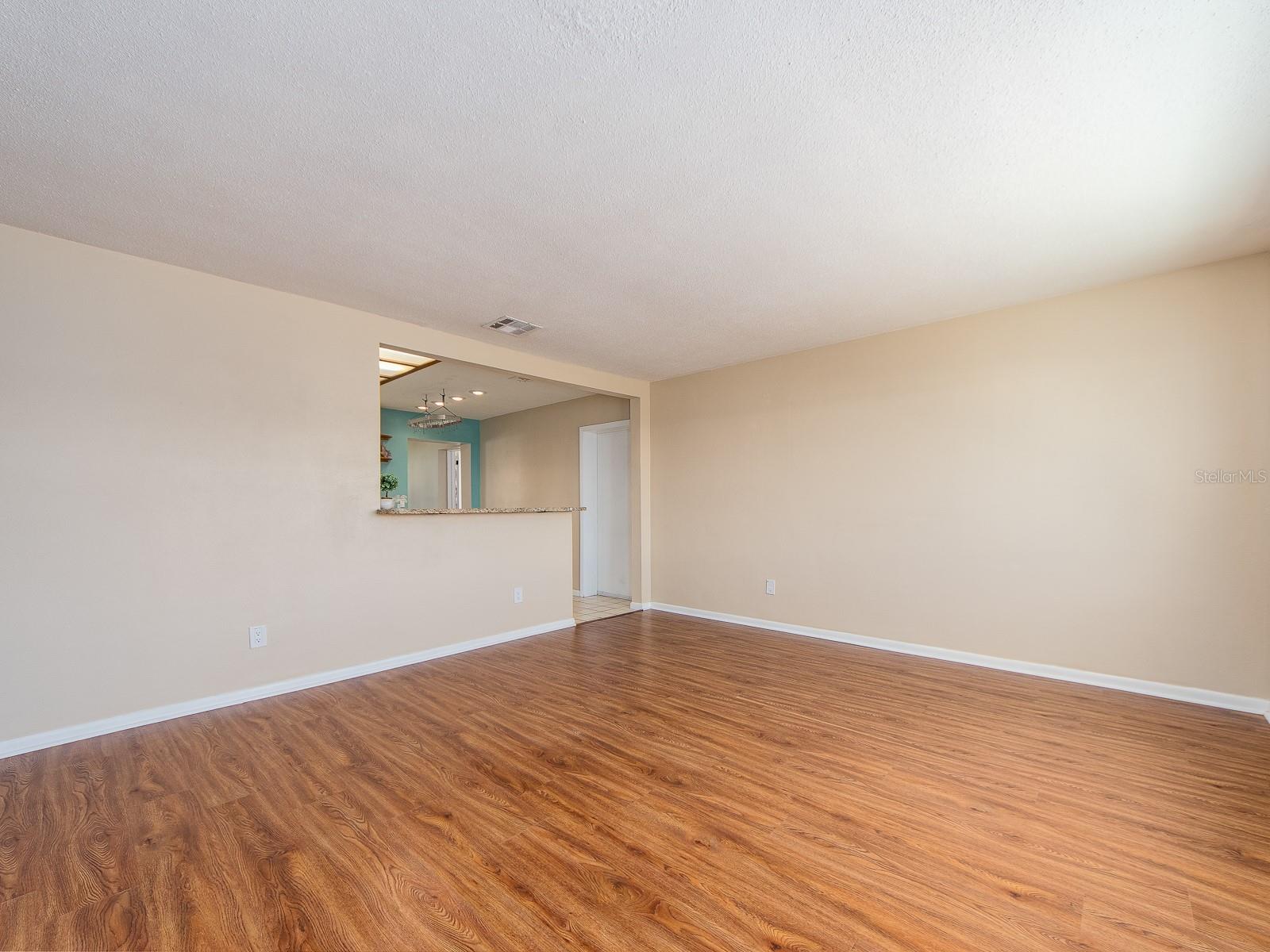 Image 6 of 30 For 9157 140th Way