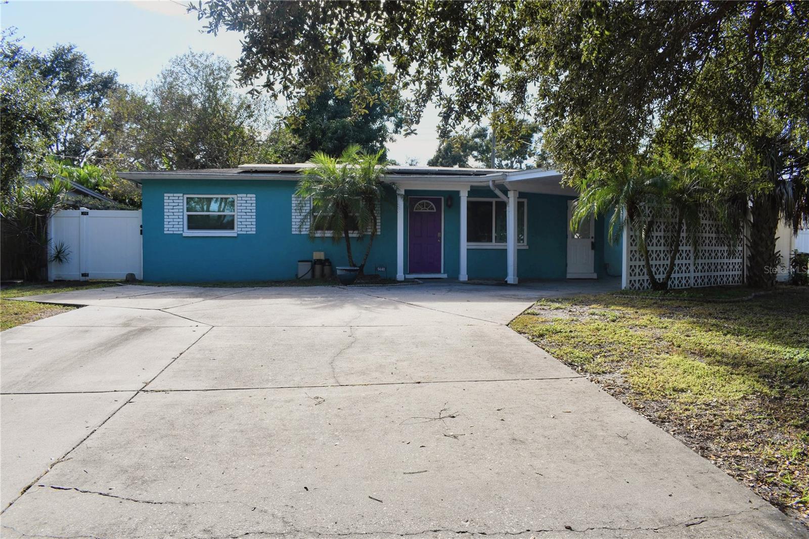 Listing photo id 0 for 9440 50th Way N