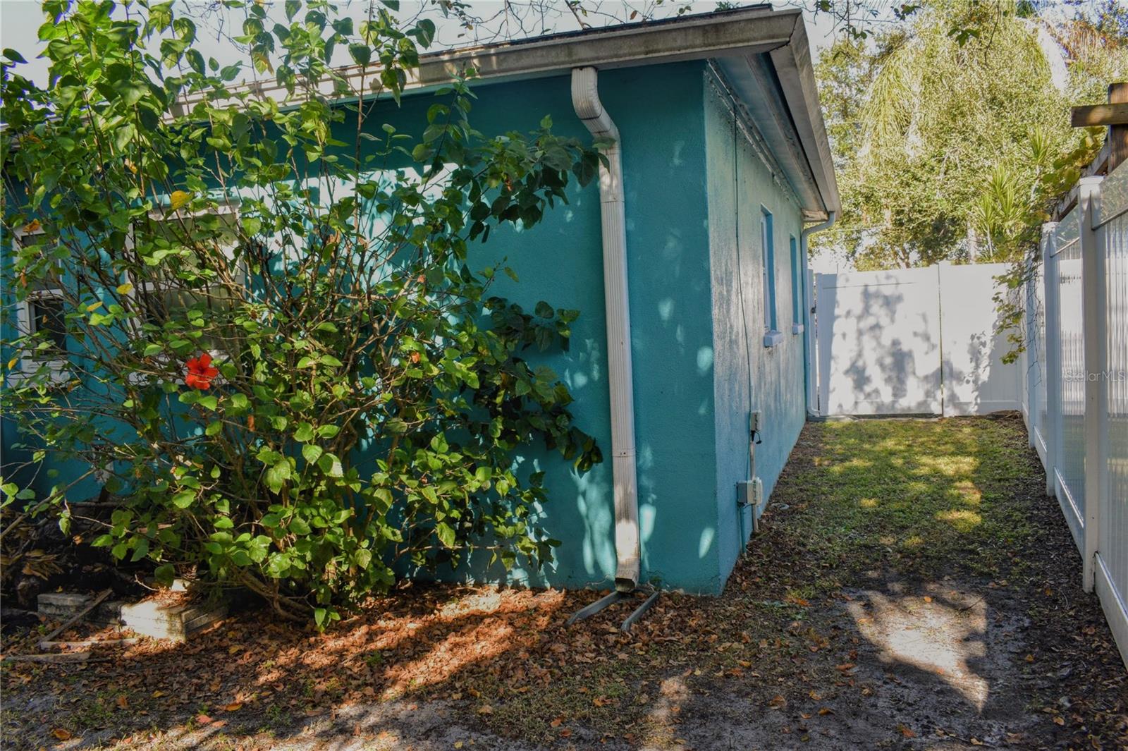 Listing photo id 21 for 9440 50th Way N