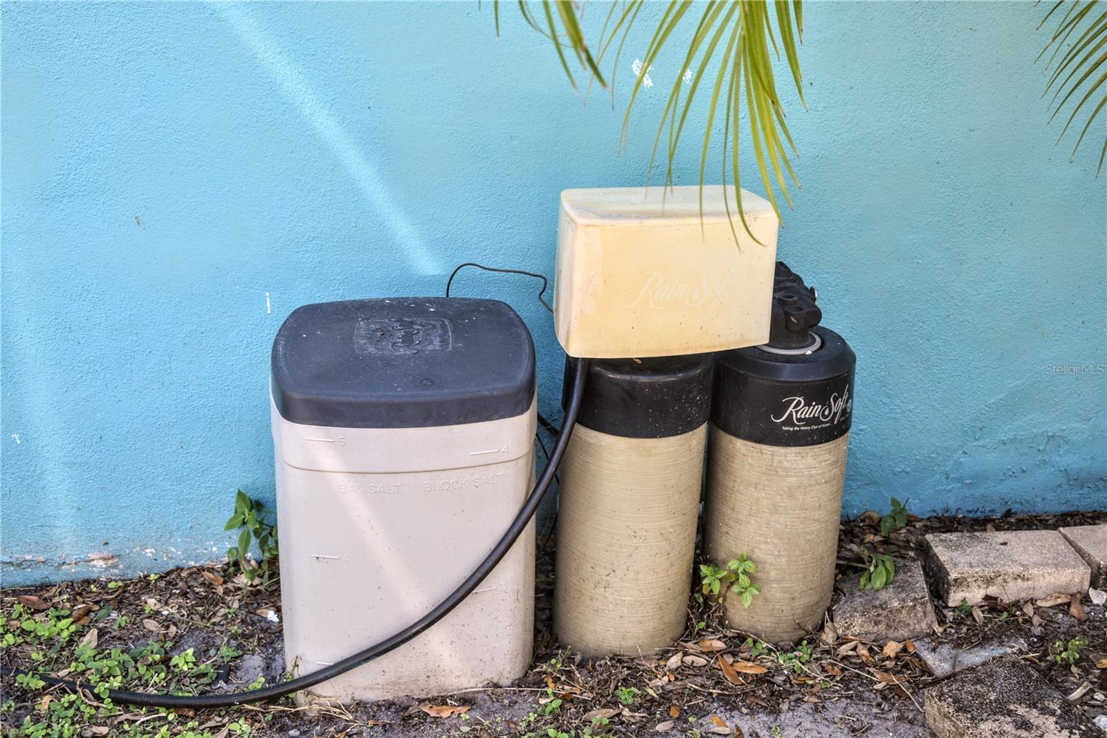 Listing photo id 23 for 9440 50th Way N