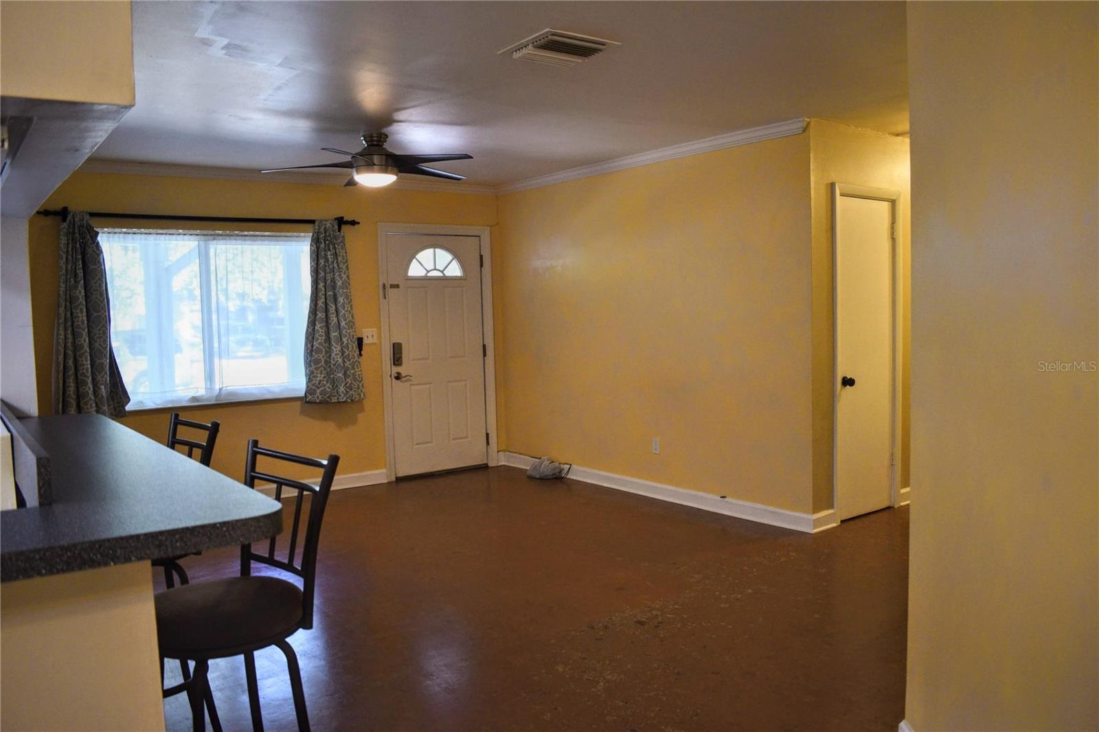 Listing photo id 2 for 9440 50th Way N