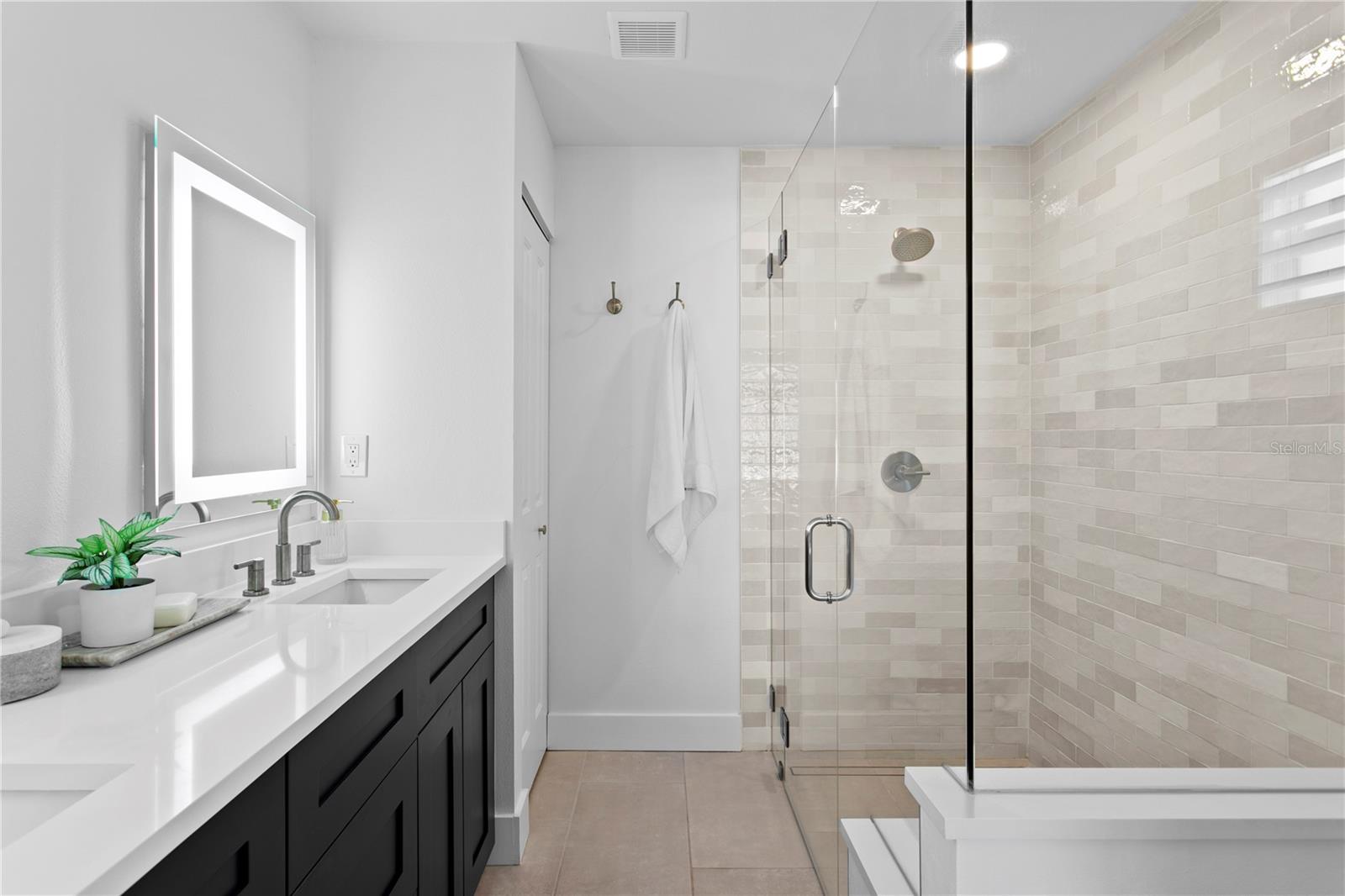 Image 22 of 88 For 1425 50th Avenue Ne