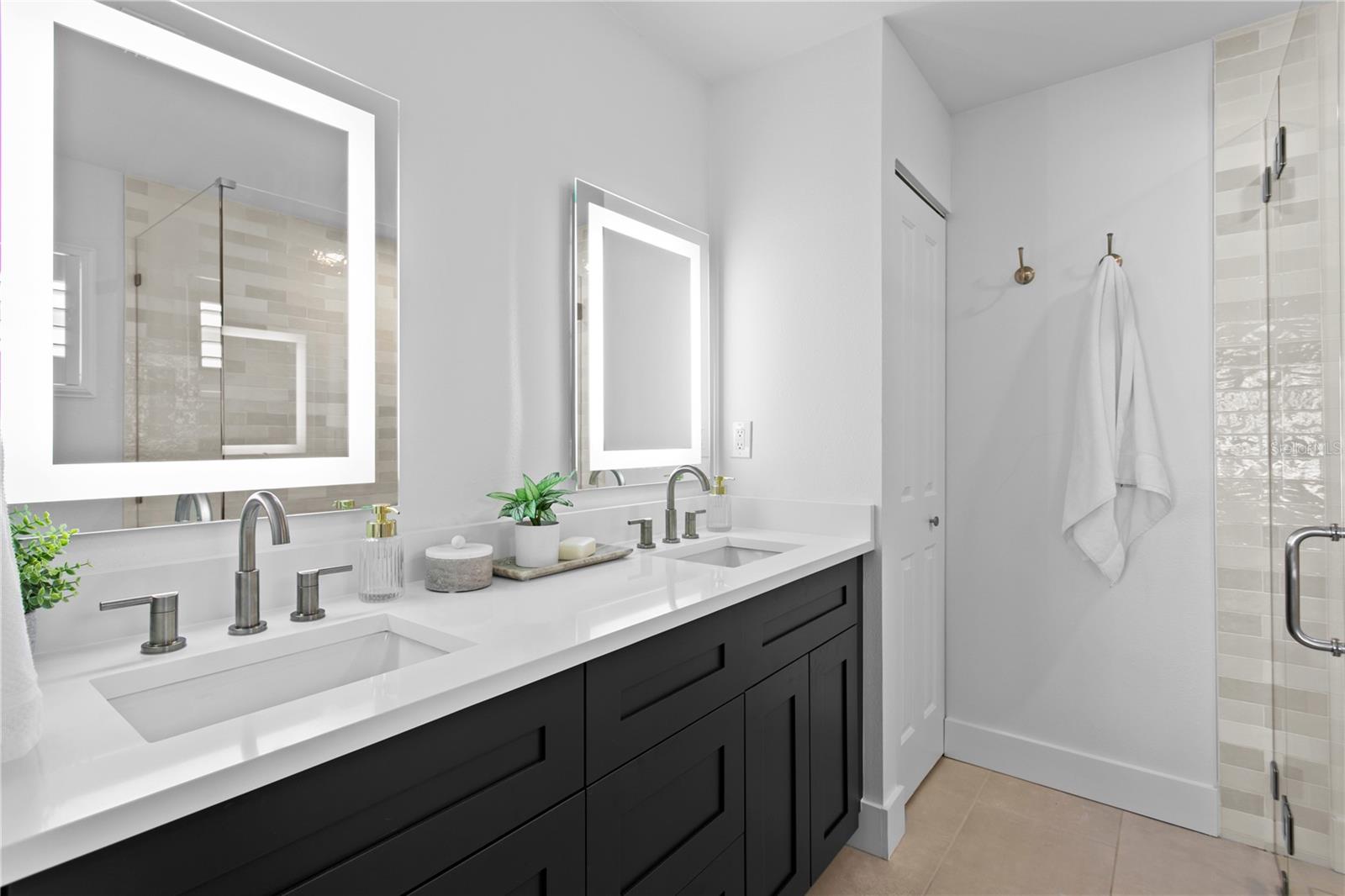 Image 23 of 88 For 1425 50th Avenue Ne