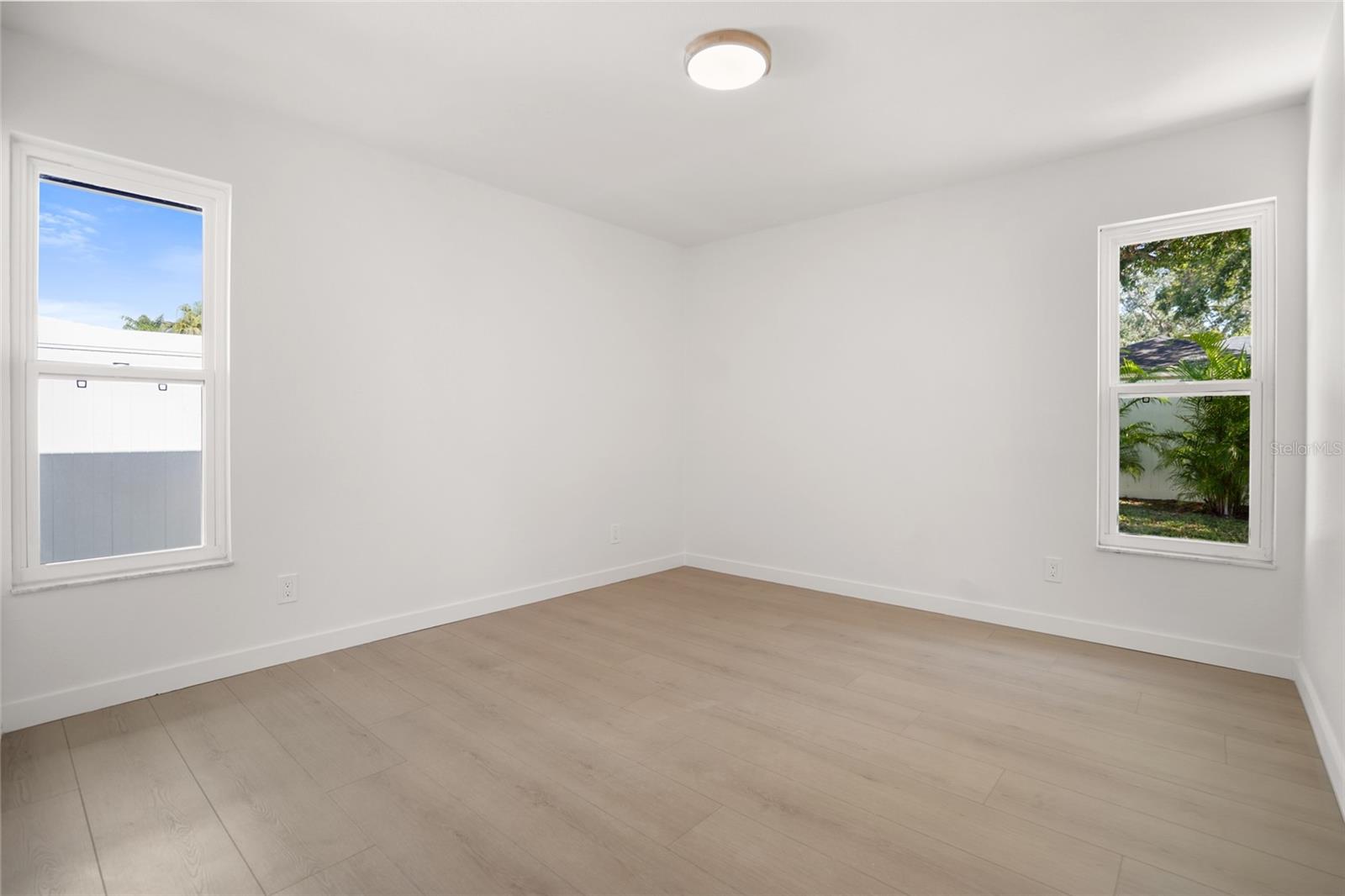 Image 28 of 38 For 1211 Stony Brook Lane