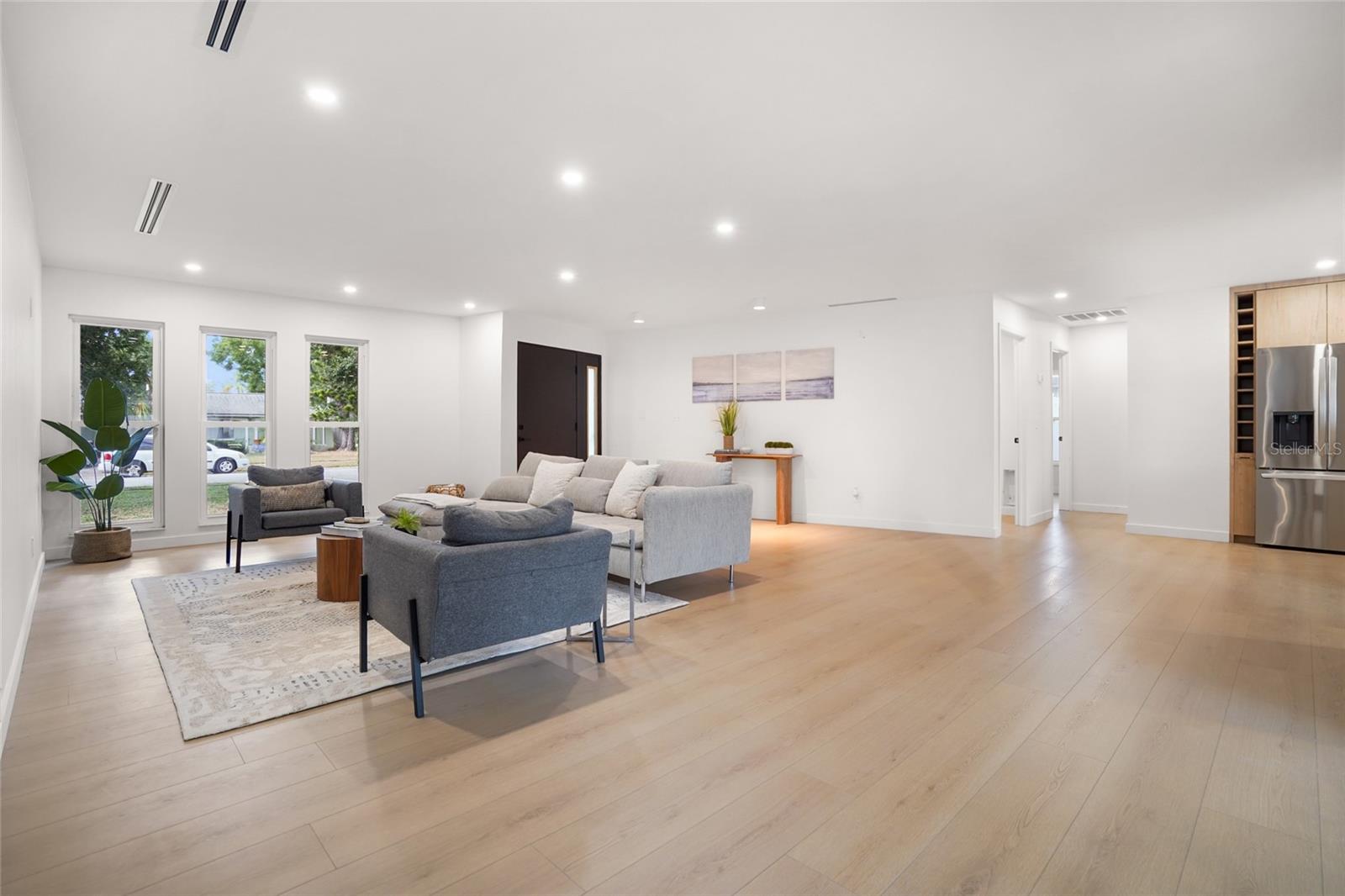 Image 4 of 38 For 1211 Stony Brook Lane