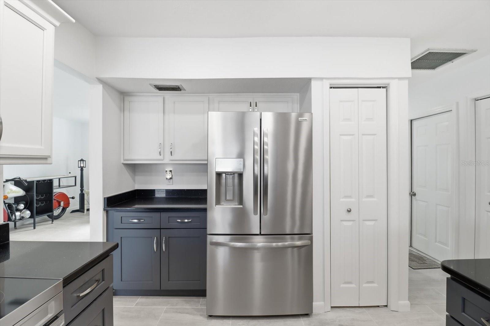 Listing photo id 10 for 11831 Sunnybrook Court