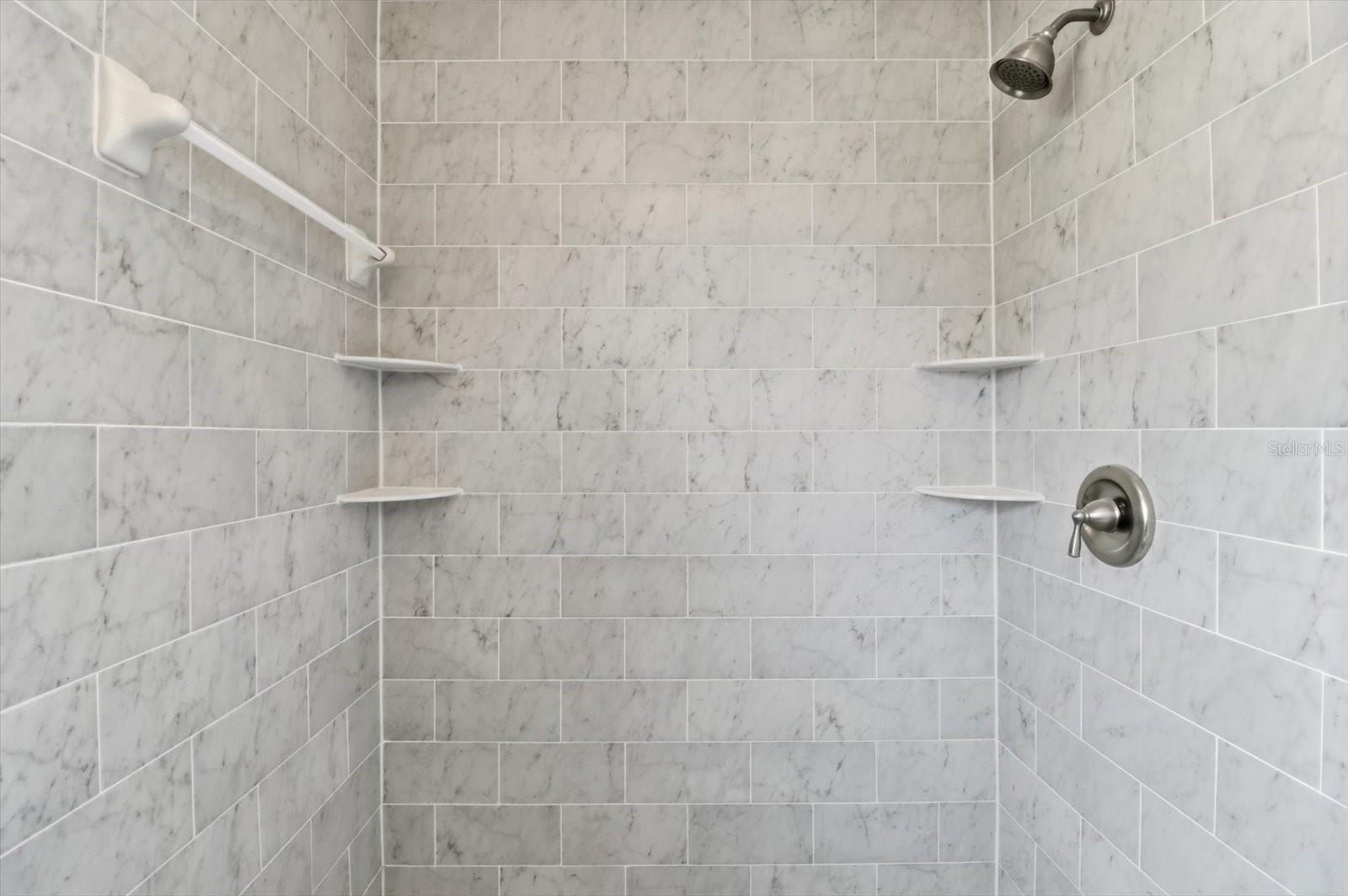 Listing photo id 17 for 11831 Sunnybrook Court