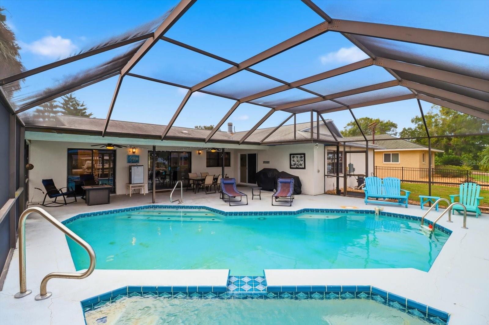 Listing photo id 0 for 11831 Sunnybrook Court