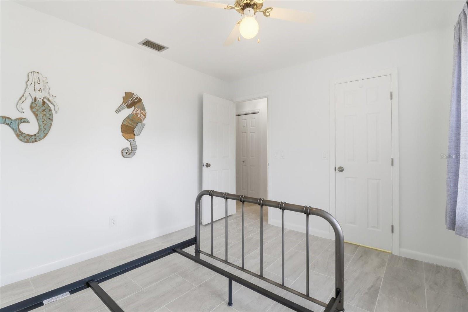 Listing photo id 19 for 11831 Sunnybrook Court