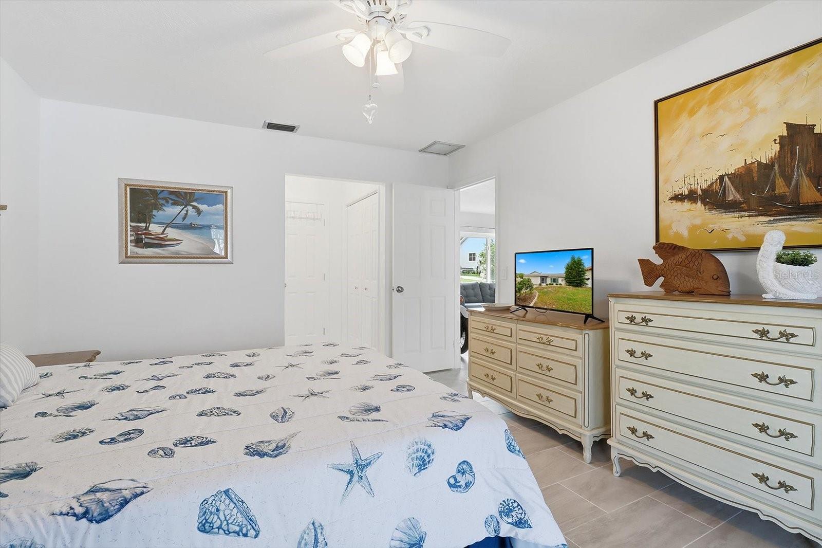 Listing photo id 21 for 11831 Sunnybrook Court