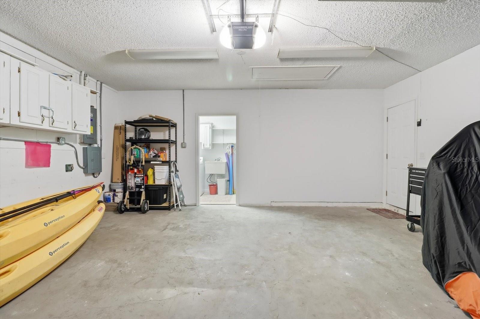 Listing photo id 25 for 11831 Sunnybrook Court