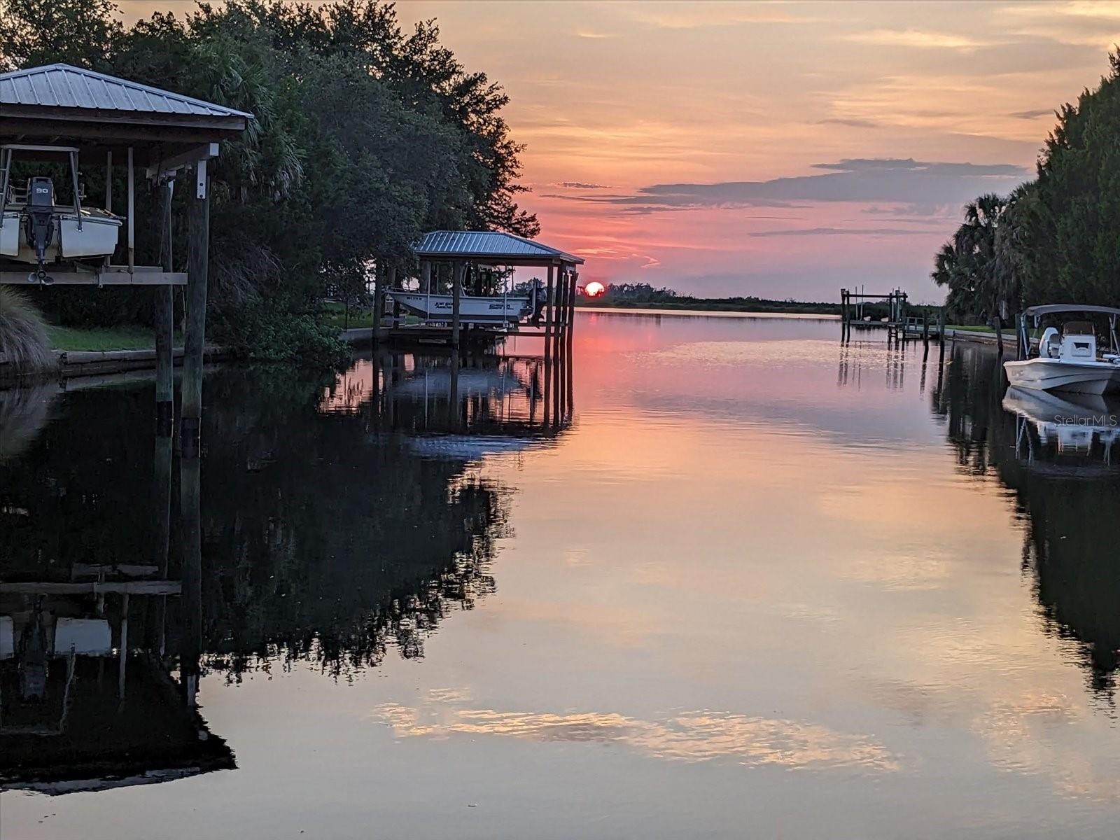 Listing photo id 37 for 11831 Sunnybrook Court