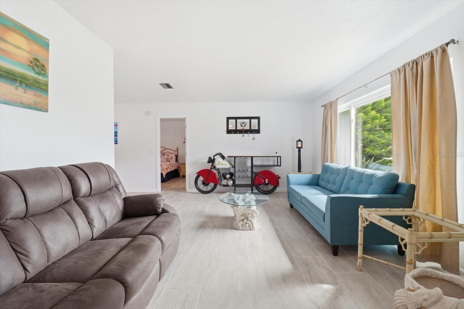 Listing photo id 43 for 11831 Sunnybrook Court