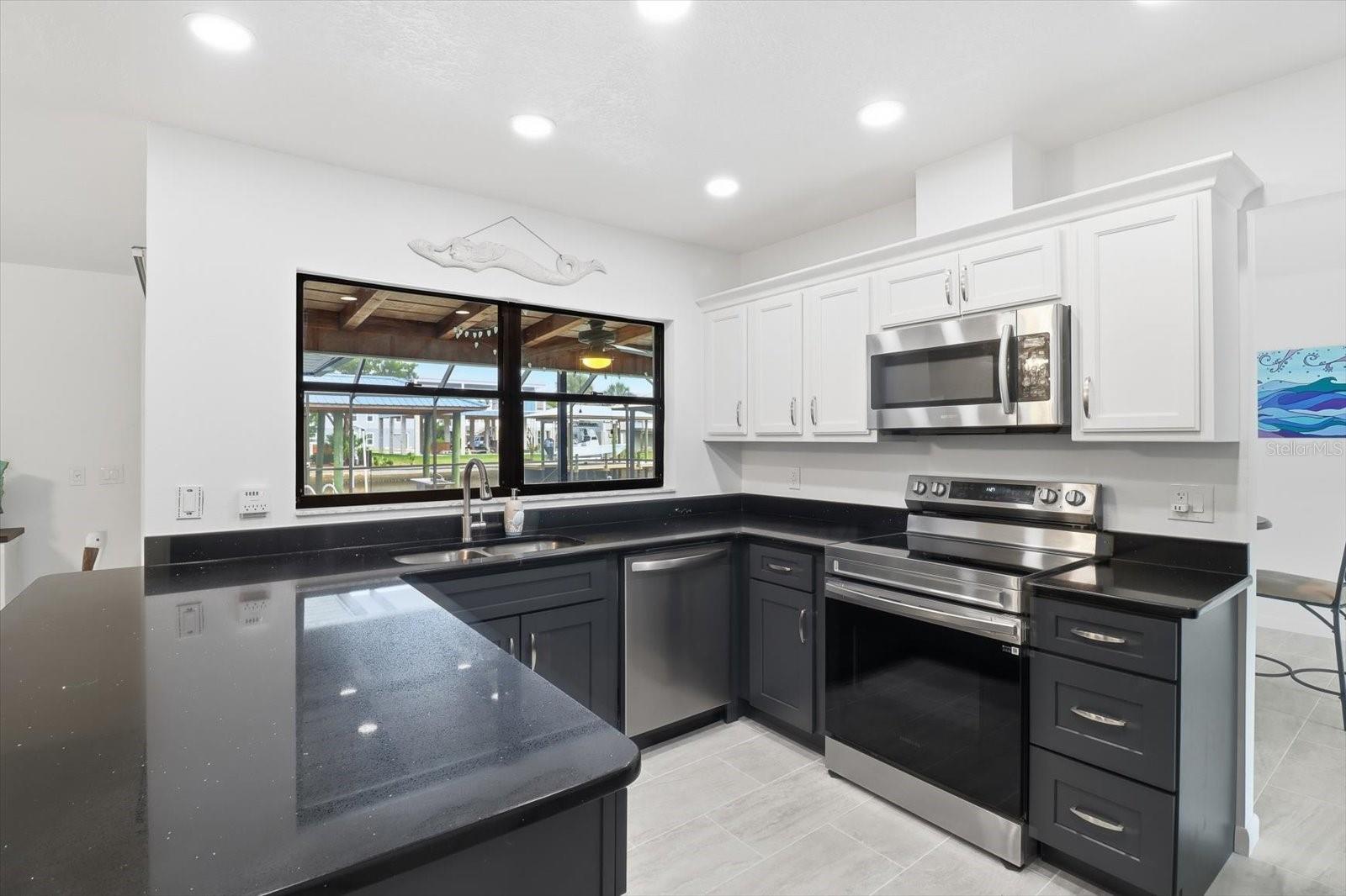 Listing photo id 3 for 11831 Sunnybrook Court