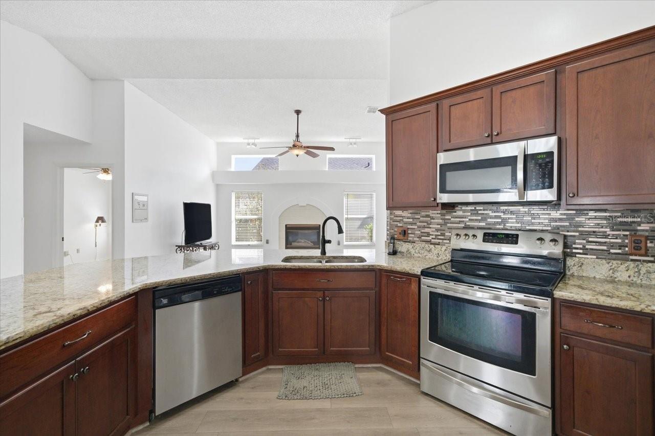 Image 10 of 32 For 3903 Yellow Finch Lane