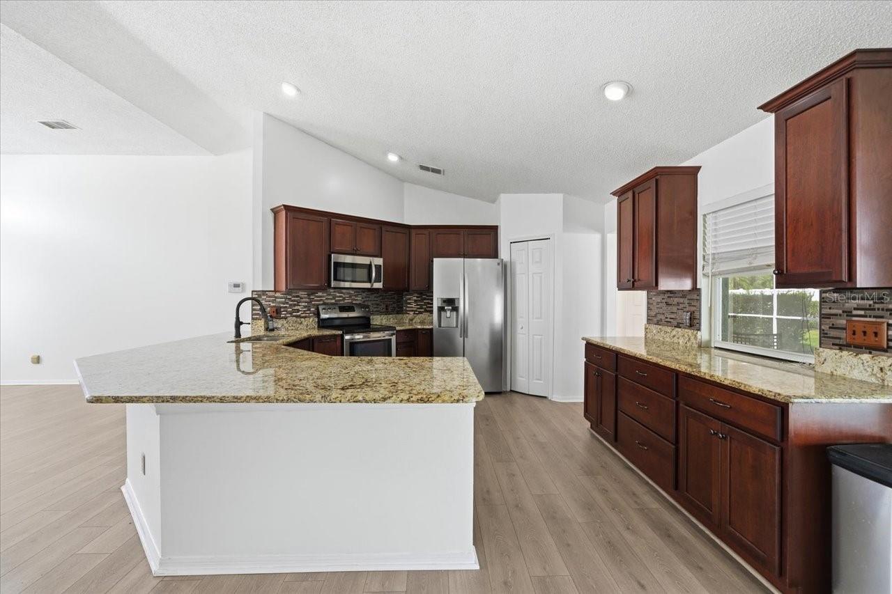 Image 8 of 32 For 3903 Yellow Finch Lane