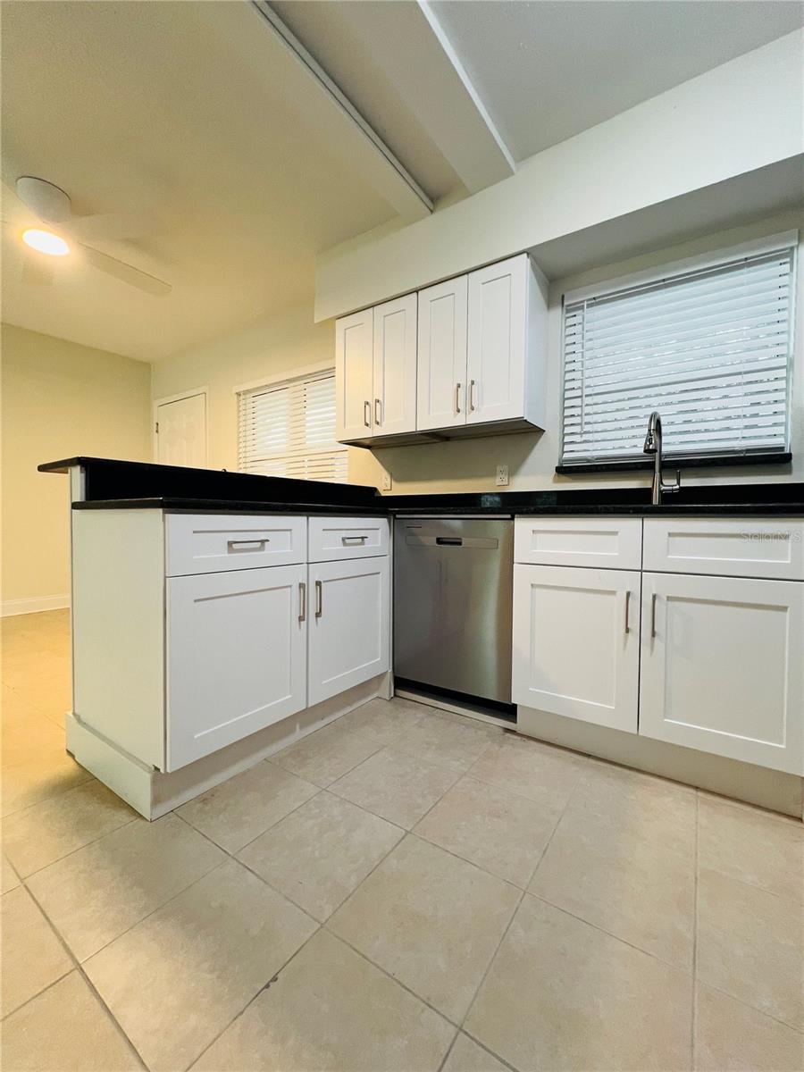 Image 10 of 16 For 300 Venetian Drive 4