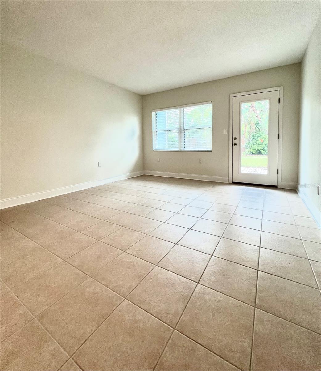 Image 11 of 16 For 300 Venetian Drive 4