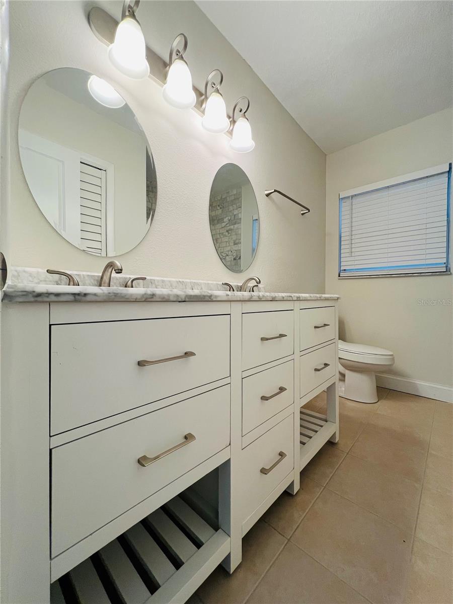 Image 12 of 16 For 300 Venetian Drive 4