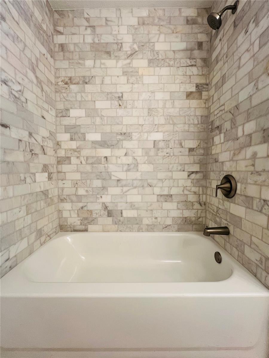 Image 13 of 16 For 300 Venetian Drive 4