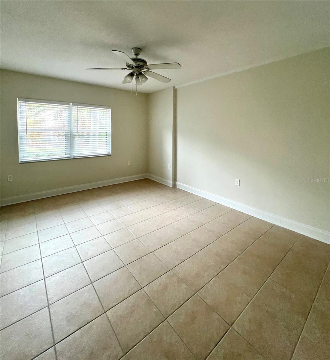 Image 14 of 16 For 300 Venetian Drive 4