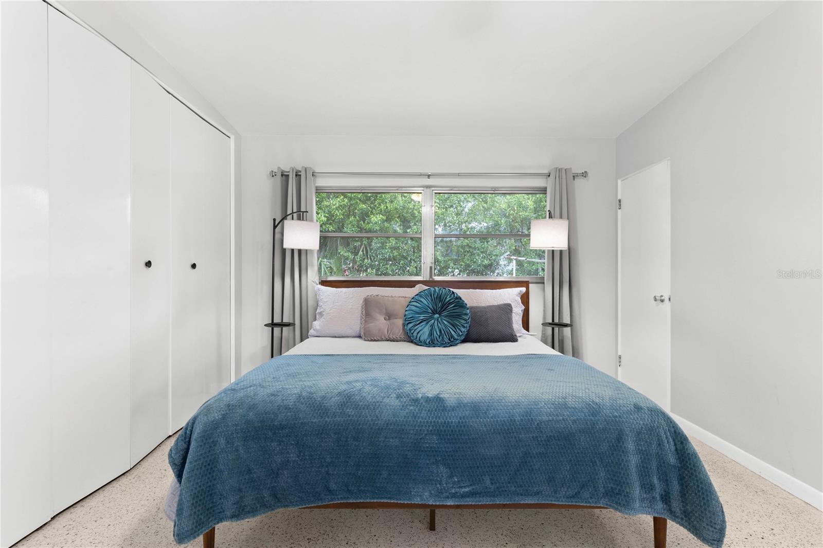 Image 15 of 27 For 904 San Remo Avenue