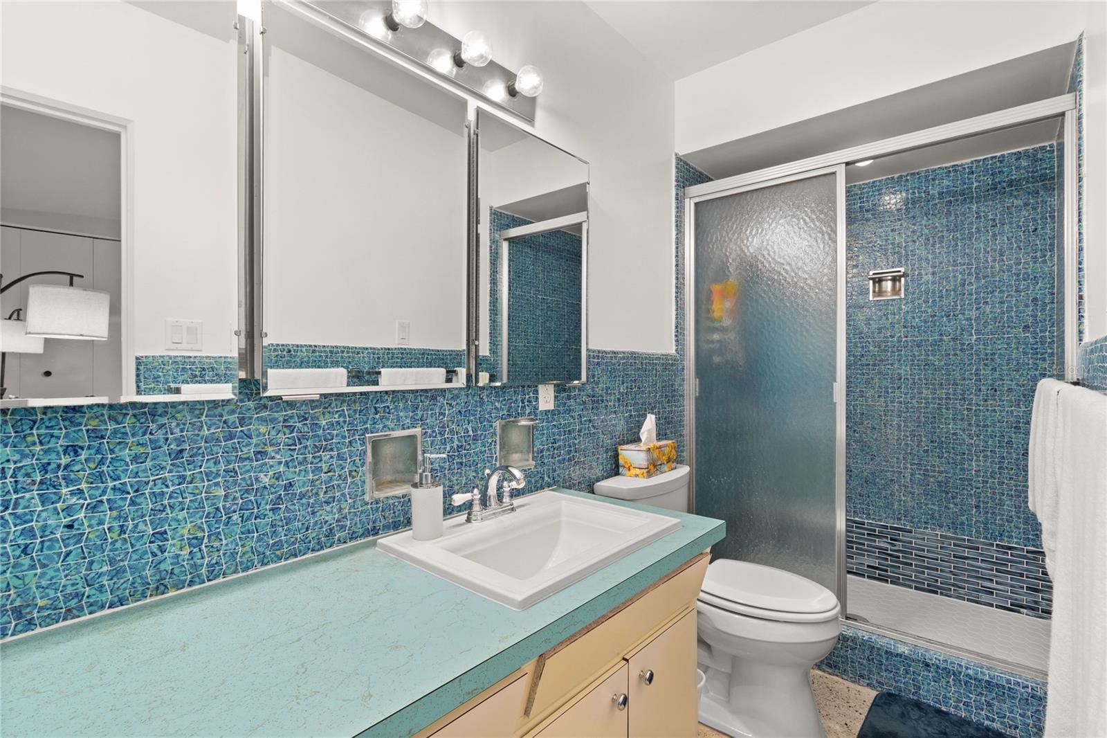 Image 16 of 27 For 904 San Remo Avenue