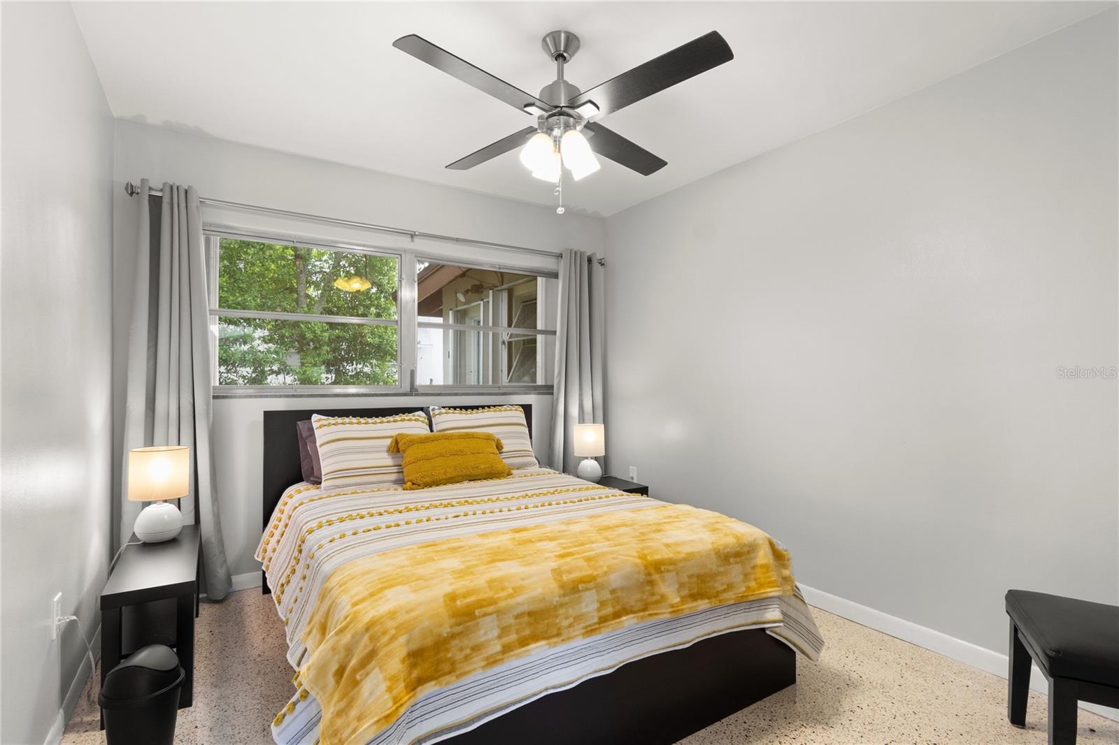 Image 17 of 27 For 904 San Remo Avenue