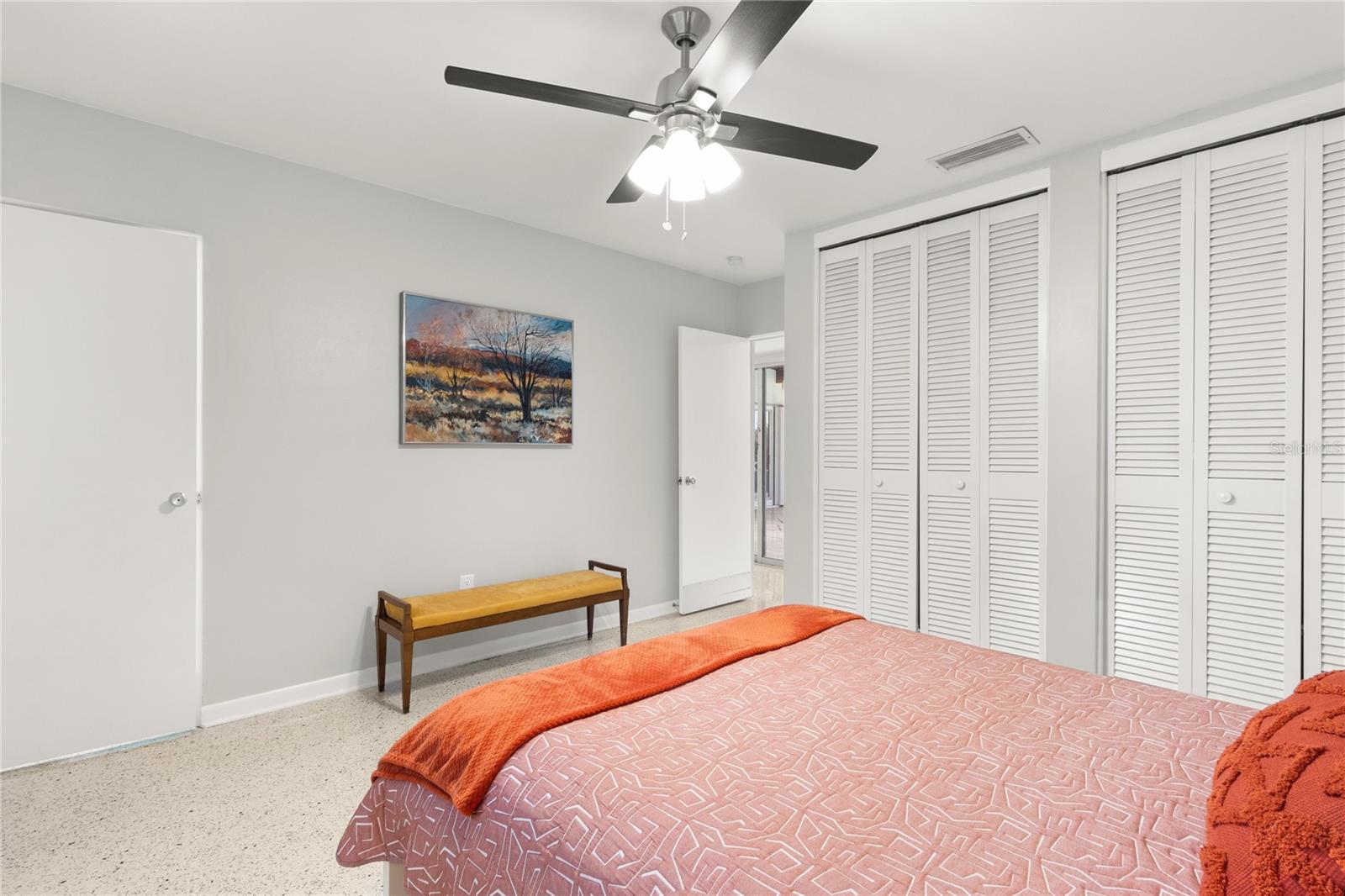 Image 21 of 27 For 904 San Remo Avenue