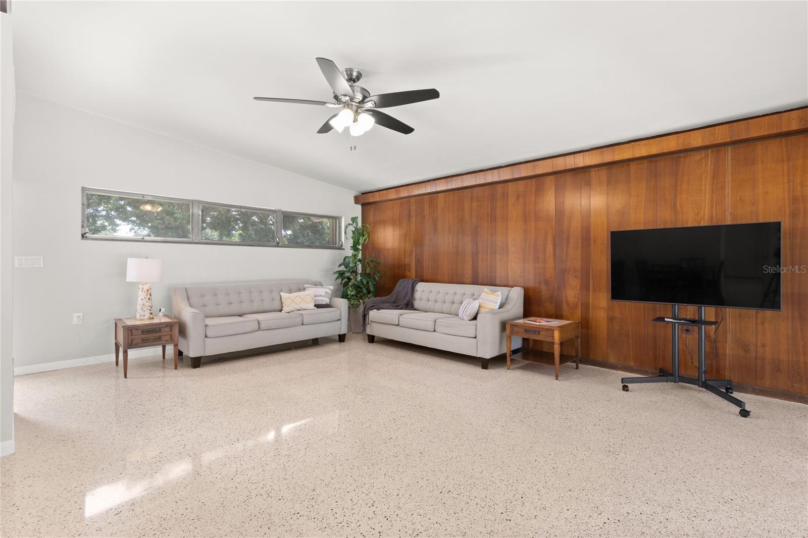 Image 4 of 27 For 904 San Remo Avenue