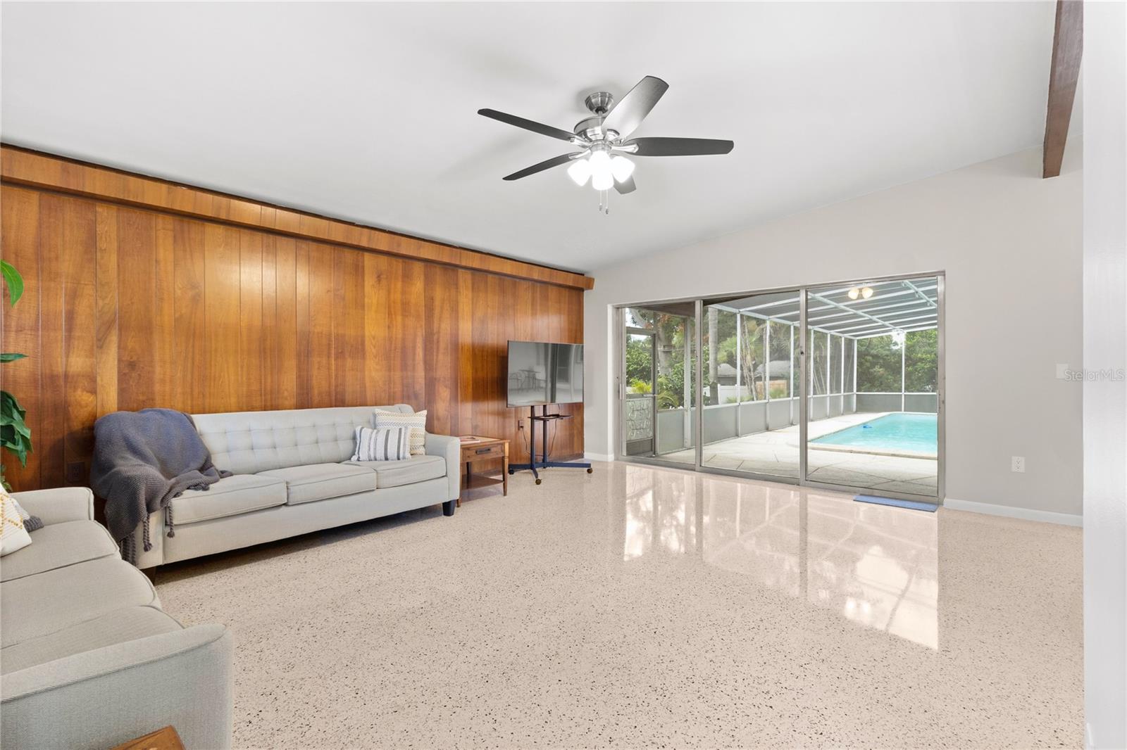 Image 6 of 27 For 904 San Remo Avenue