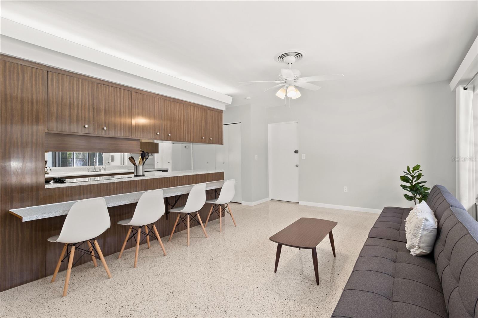 Image 8 of 27 For 904 San Remo Avenue