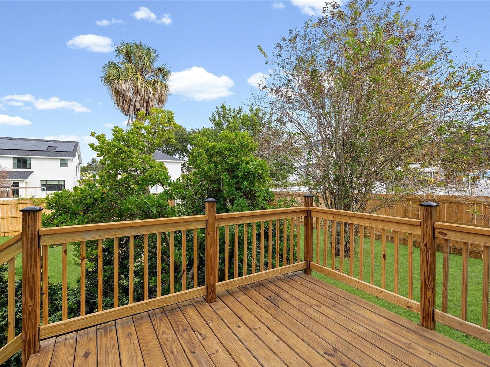 Listing photo id 26 for 404 Chelsea Street