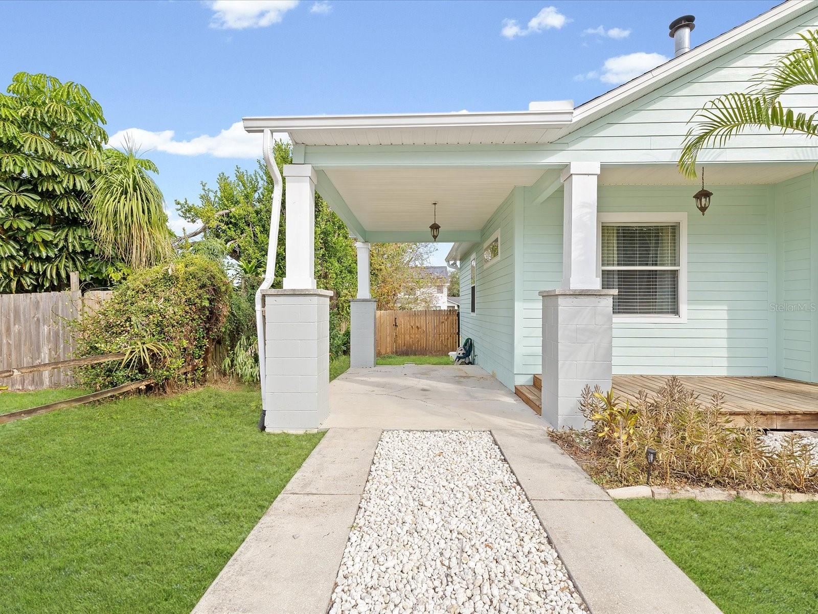 Listing photo id 35 for 404 Chelsea Street