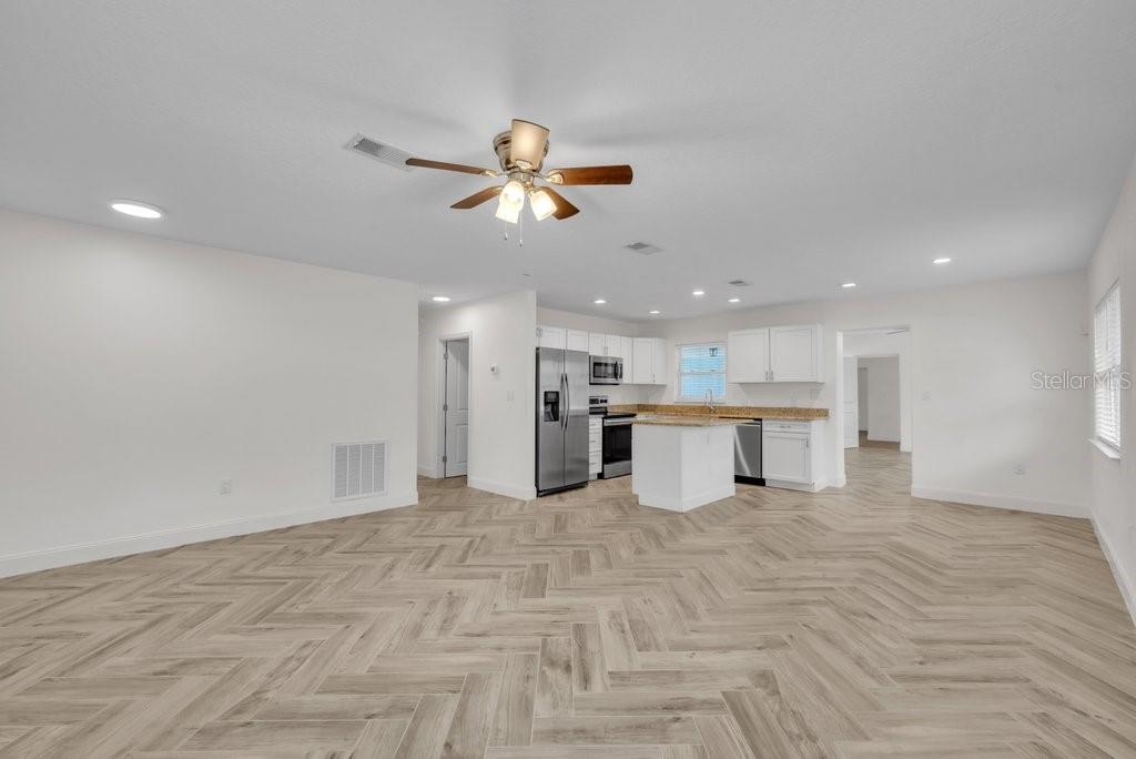 Image 10 of 51 For 1915 7th Avenue W