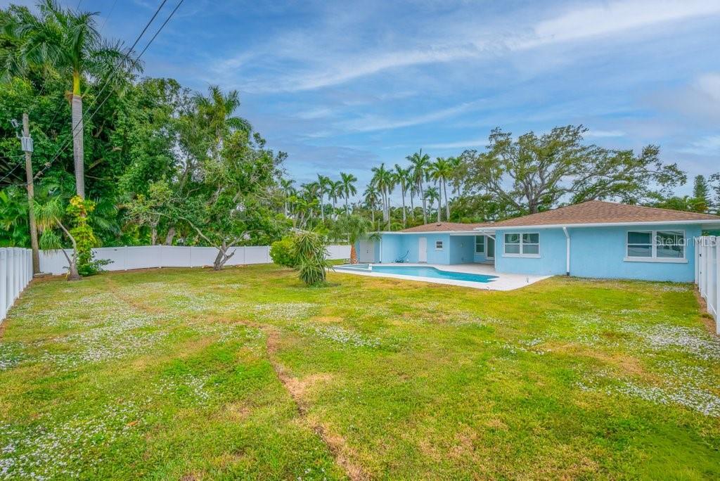 Image 28 of 51 For 1915 7th Avenue W