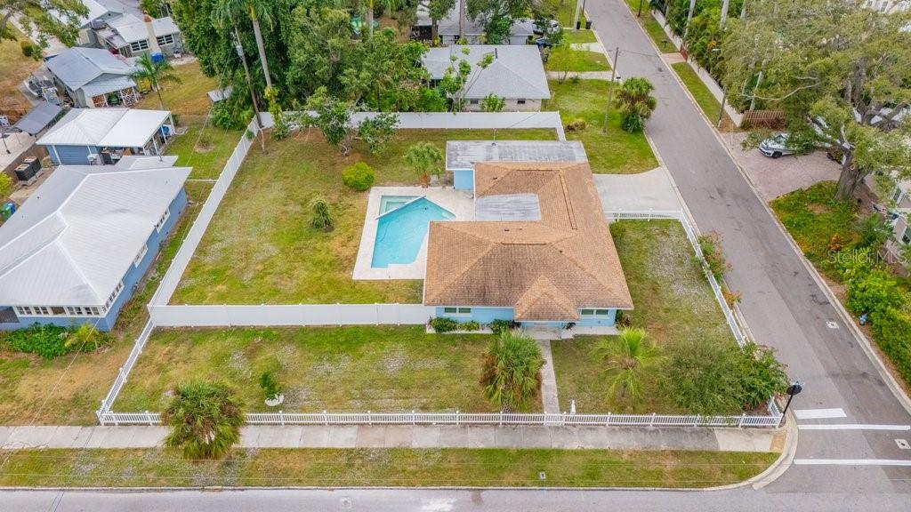 Image 32 of 51 For 1915 7th Avenue W