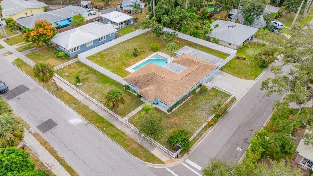 Image 33 of 51 For 1915 7th Avenue W