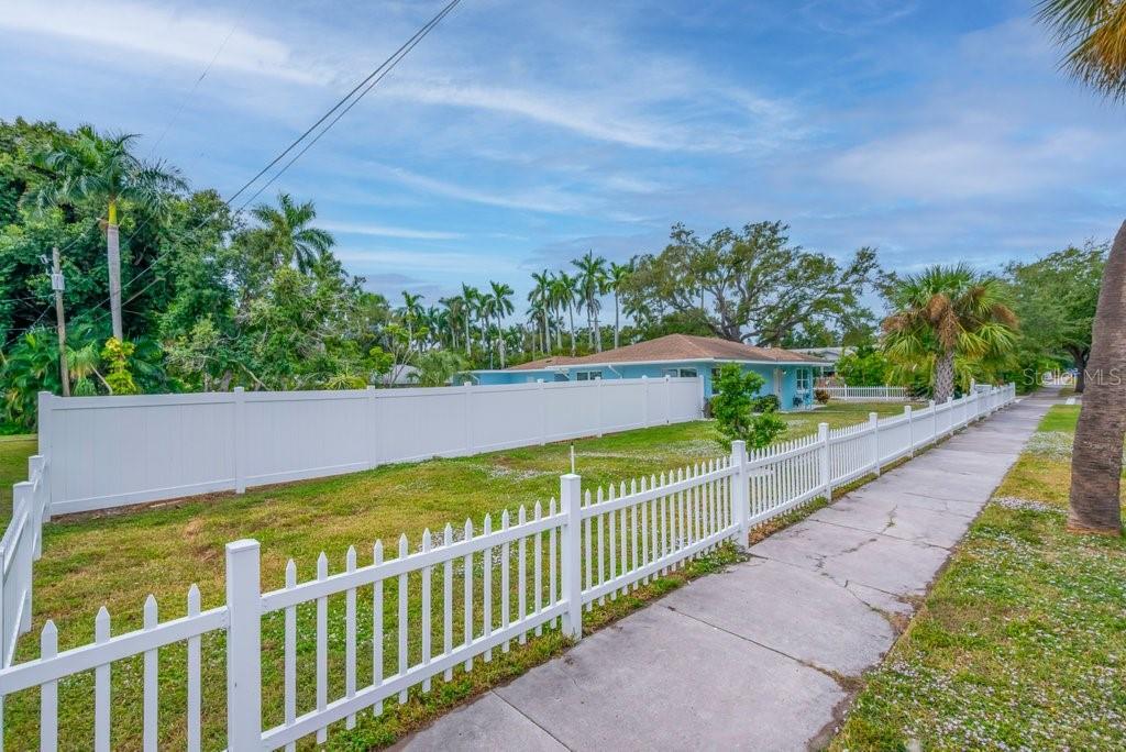 Image 44 of 51 For 1915 7th Avenue W