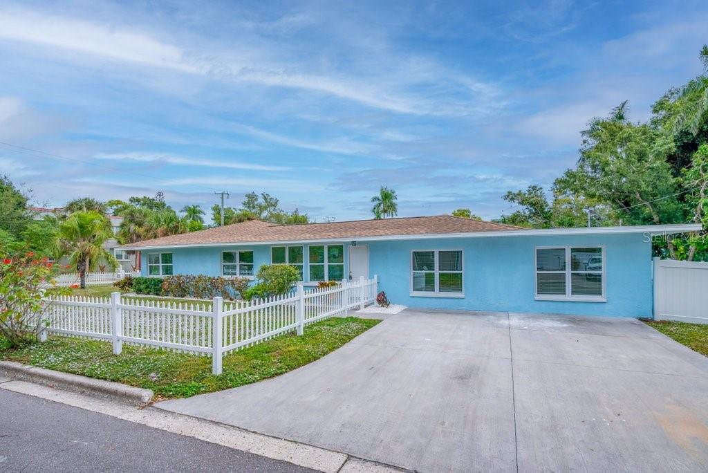 Image 5 of 51 For 1915 7th Avenue W