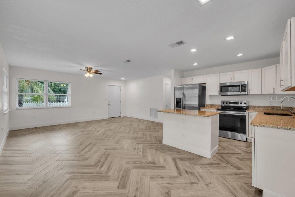 Image 8 of 51 For 1915 7th Avenue W